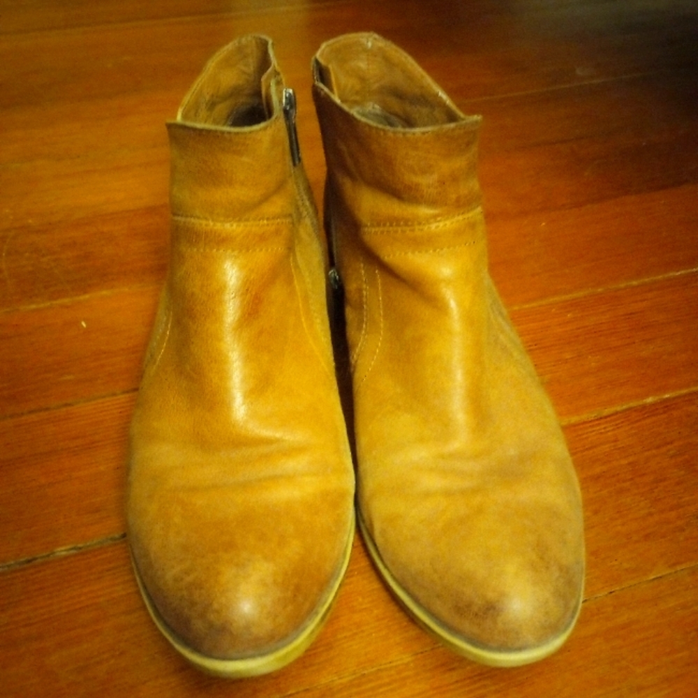 Light brown ankle boots
